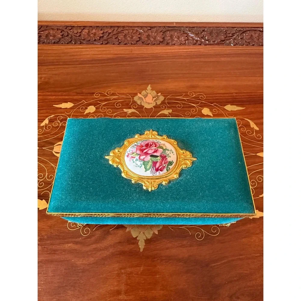 Vintage Japan Velvet Jewelry Box - Music Box with Gold‎ Ormolu & Rose Lid